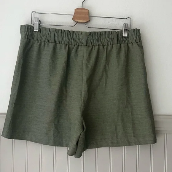 NYCC Large Olive Green Casual Pull On Shorts - Picture 3 of 5